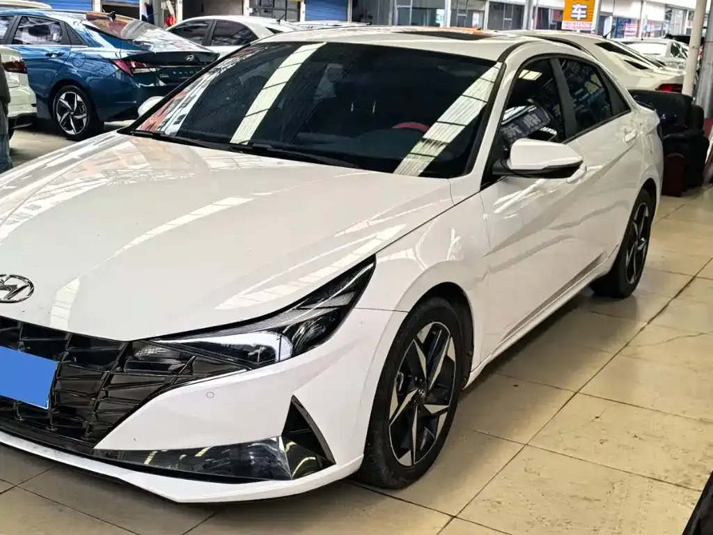Hyundai Elantra 2022 из CN, фото 1