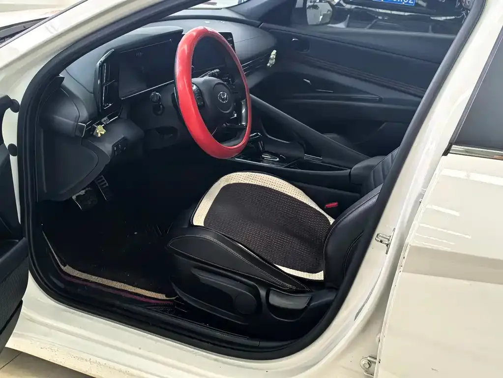 Hyundai Elantra 2022 из CN, фото 10