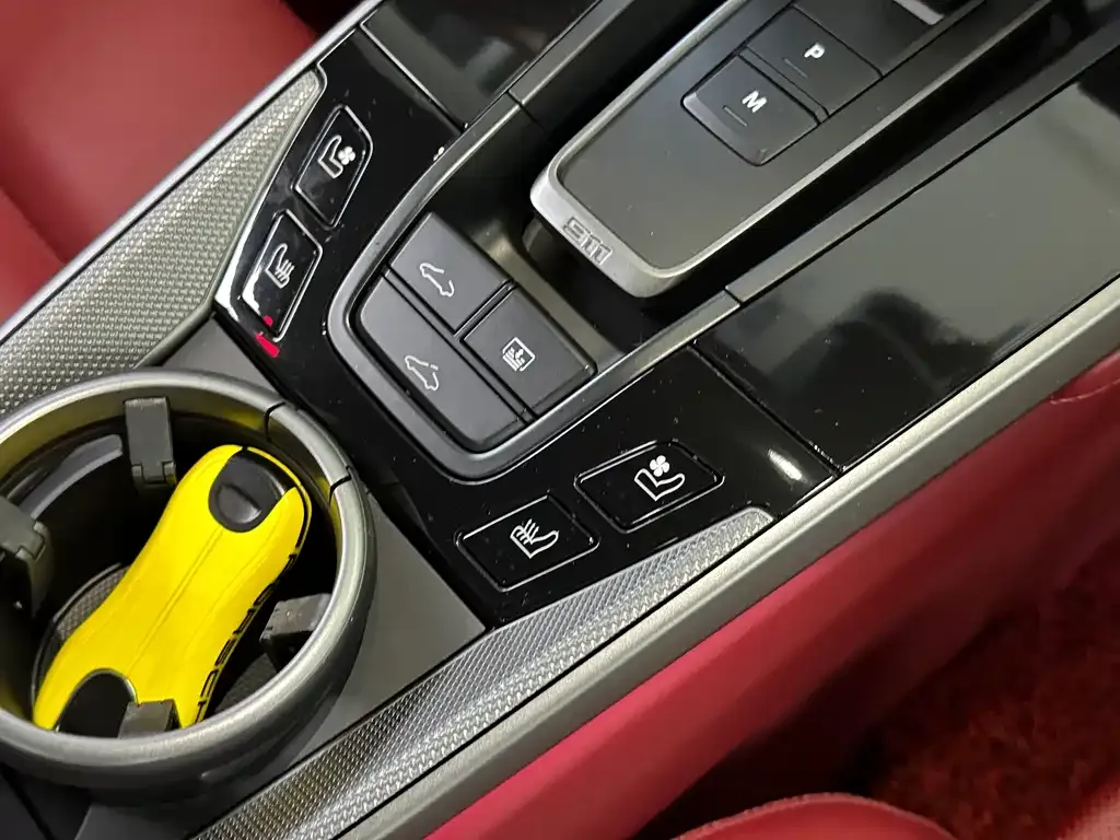 Porsche 911 2025 из CN, фото 8