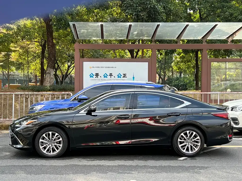 Lexus ES 2023 из CN, фото 4