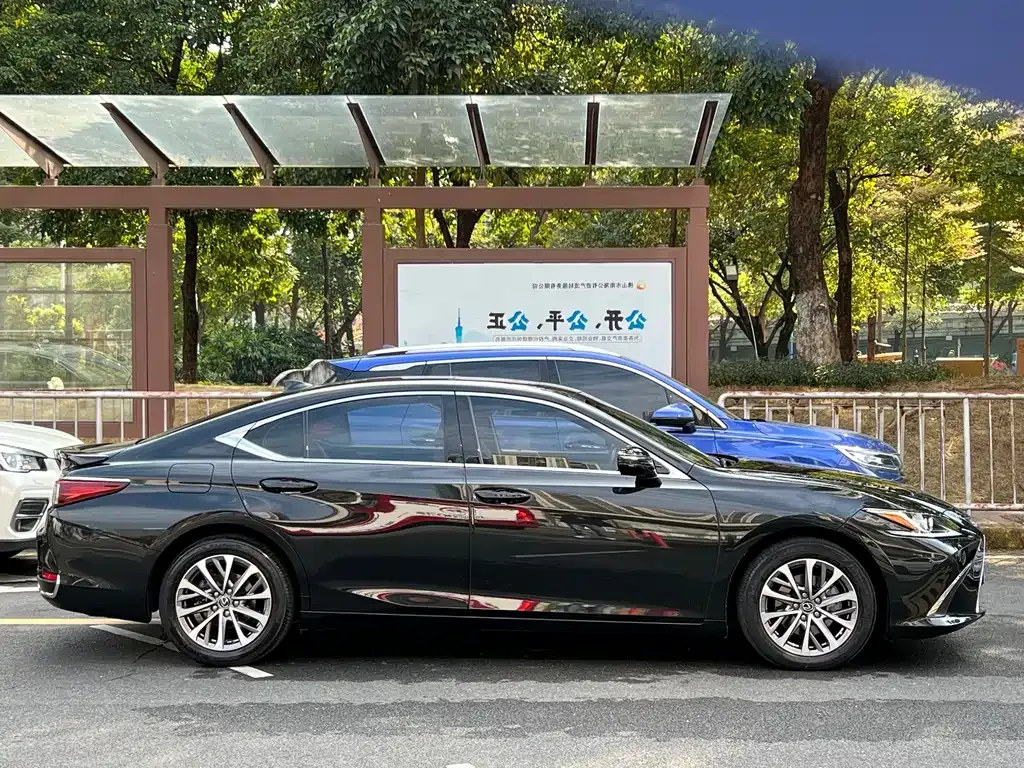 Lexus ES 2023 из CN, фото 6