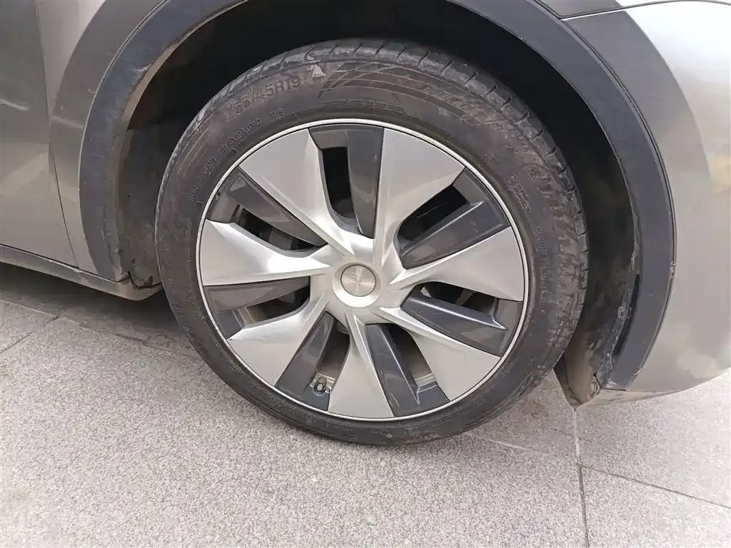 Tesla Model Y 2023 из CN, фото 9