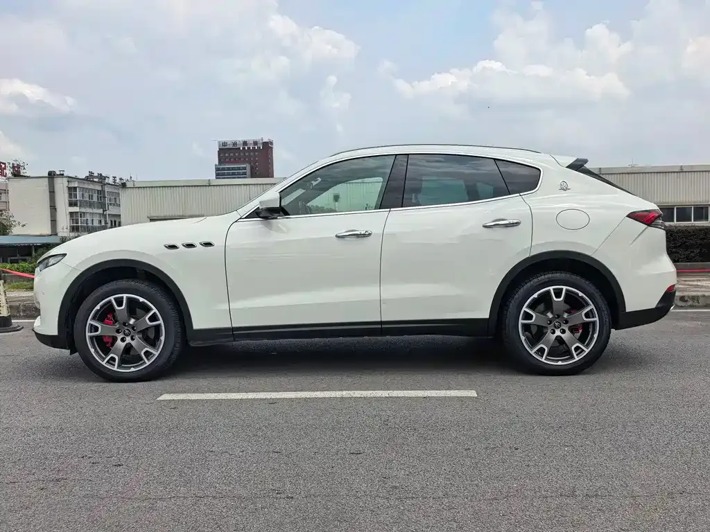 Maserati Levante 2021 из CN, фото 2