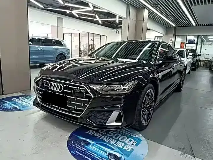 Audi A7L 2023 из CN, фото 1