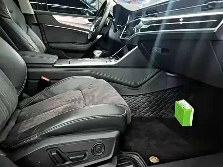 Audi A7L 2023 из CN, фото 6