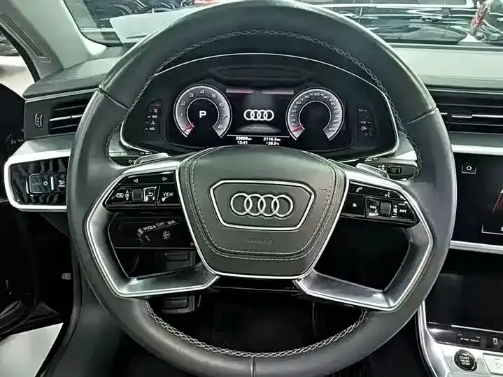 Audi A7L 2023 из CN, фото 9