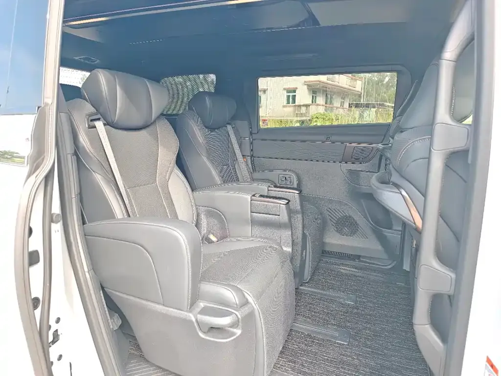 Toyota Alphard 2025 из CN, фото 7