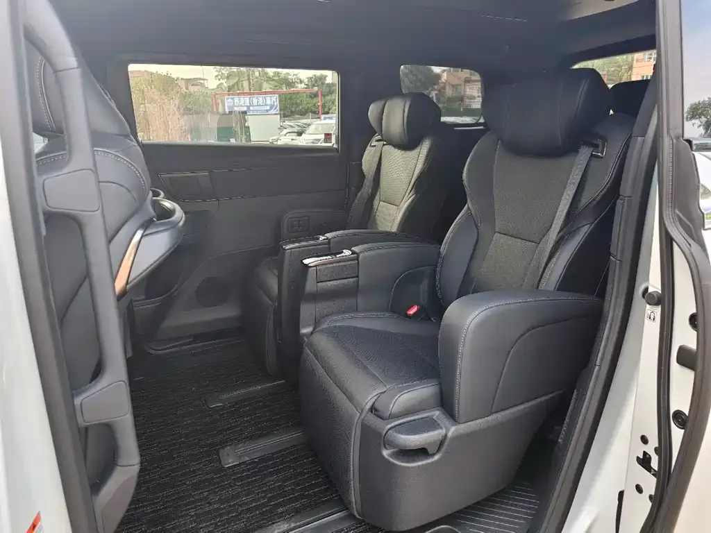 Toyota Alphard 2025 из CN, фото 9