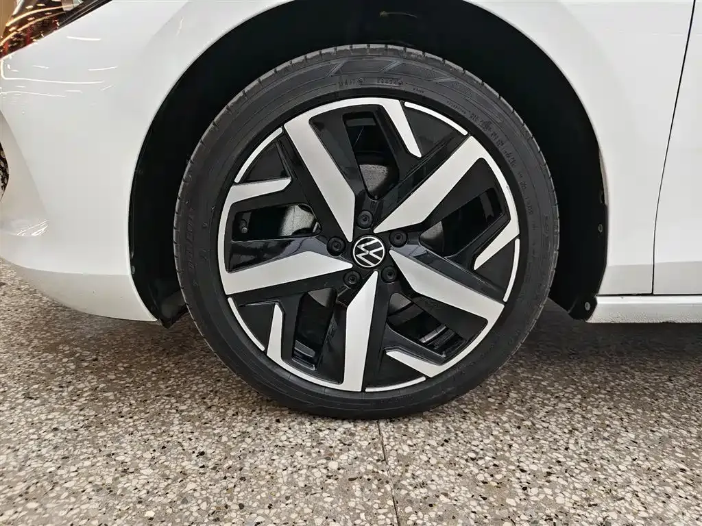 Volkswagen Lamando 2024 из CN, фото 7