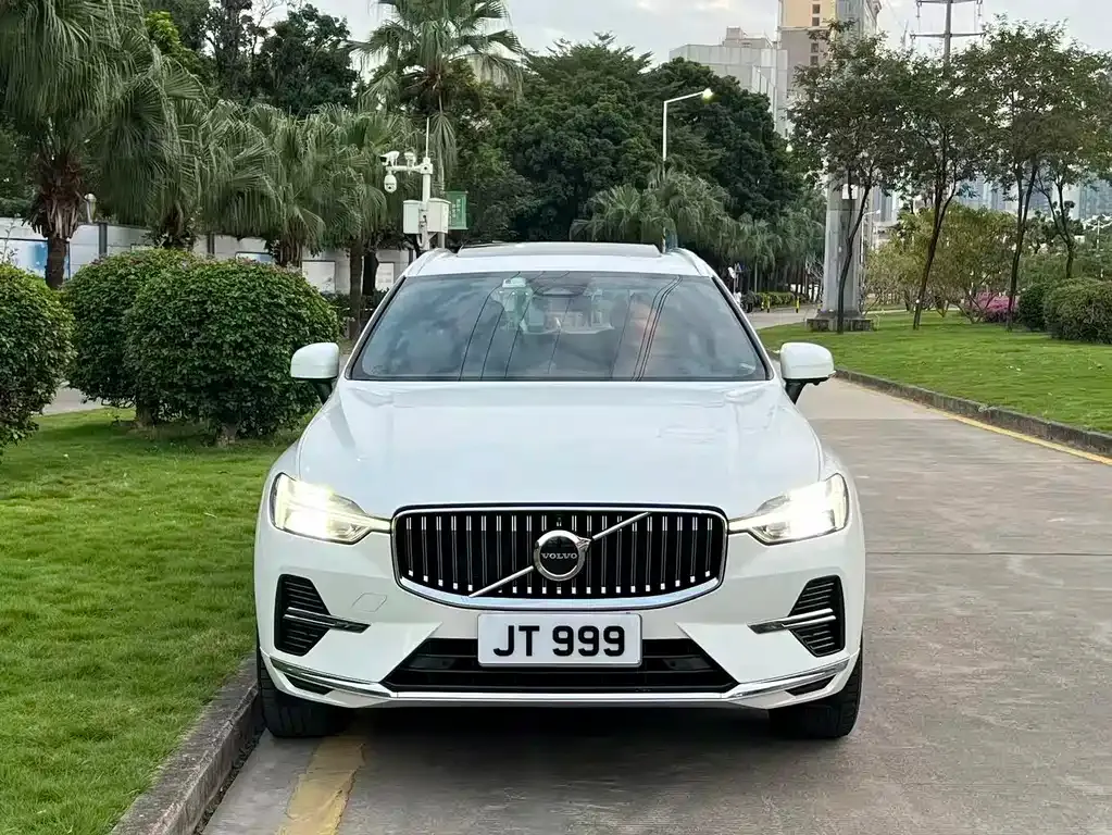 Volvo XC60 2023 из CN, фото 2