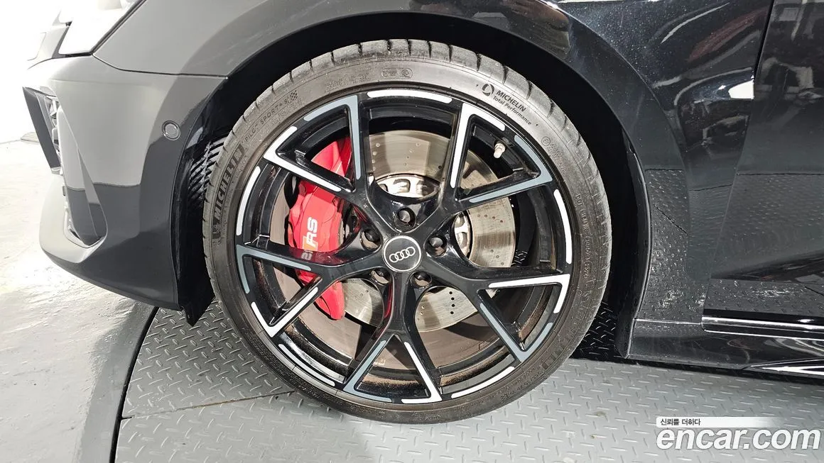 Audi RS3 2024 из KR, фото 5