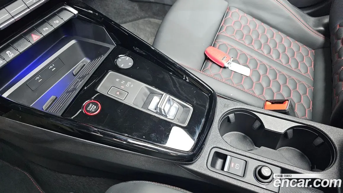 Audi RS3 2024 из KR, фото 9