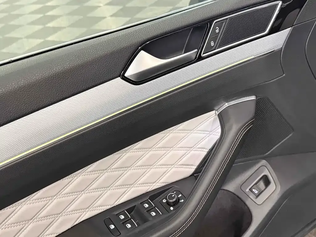 Volkswagen Magotan 2023 из CN, фото 8