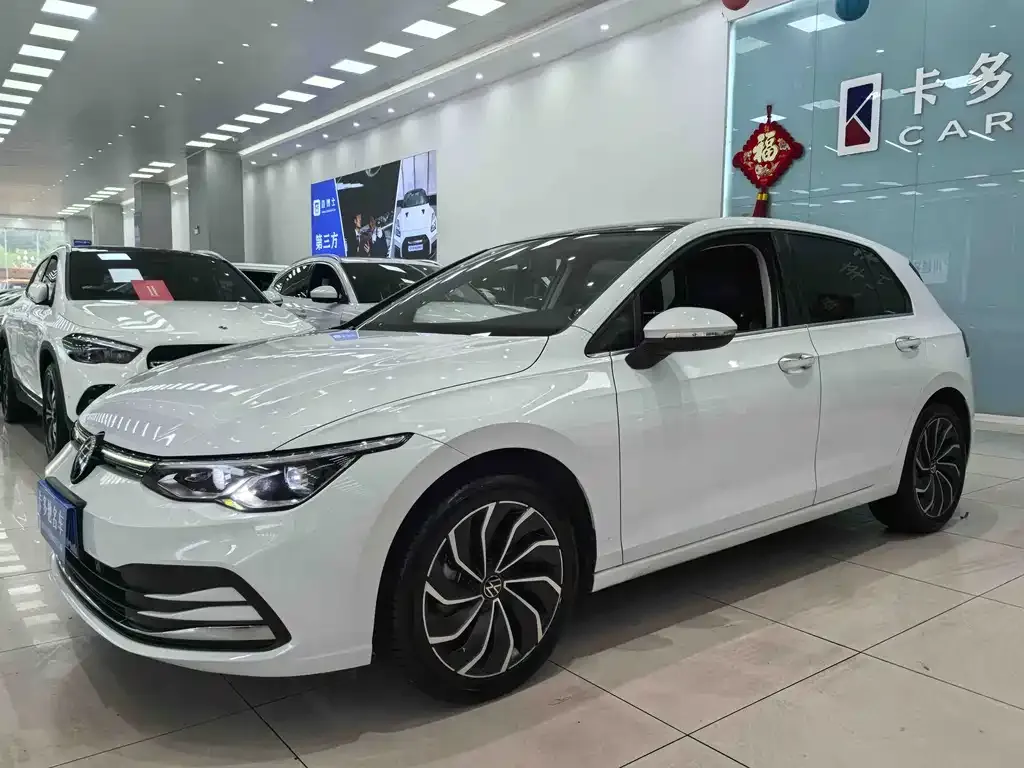 Volkswagen Golf 2023 из CN, фото 1