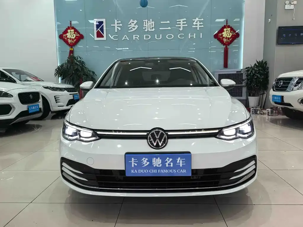 Volkswagen Golf 2023 из CN, фото 2