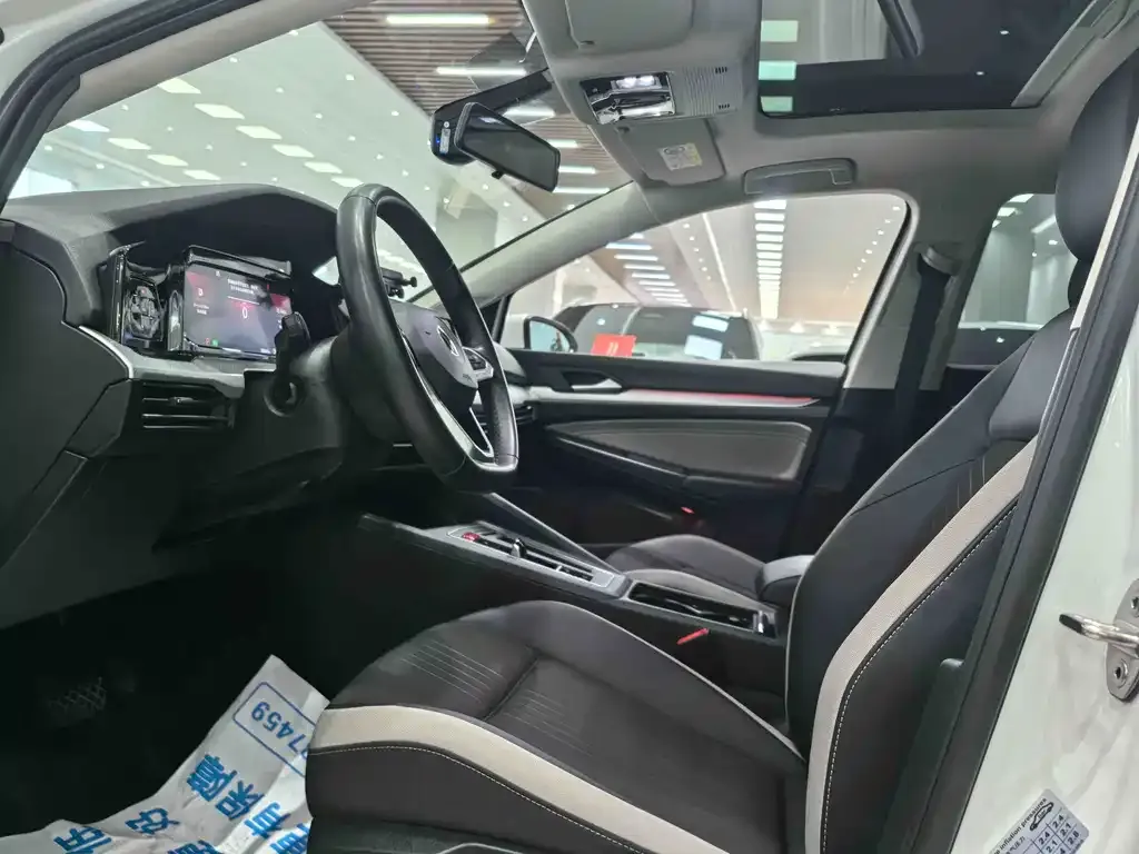 Volkswagen Golf 2023 из CN, фото 4