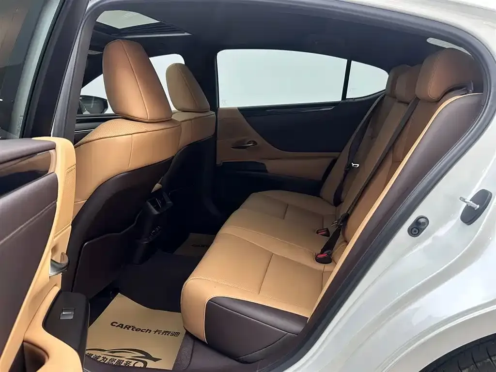 Lexus ES 2021 из CN, фото 9