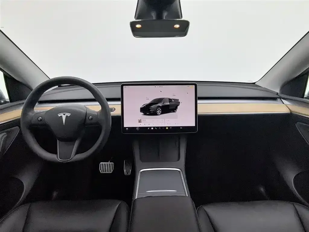 Tesla Model Y — фото 5