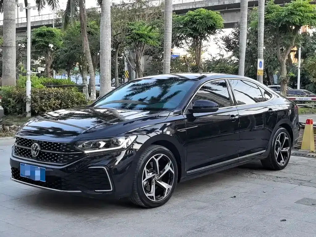 Volkswagen Passat 2023 из CN, фото 1