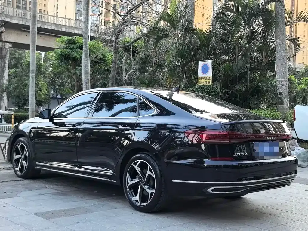 Volkswagen Passat 2023 из CN, фото 7
