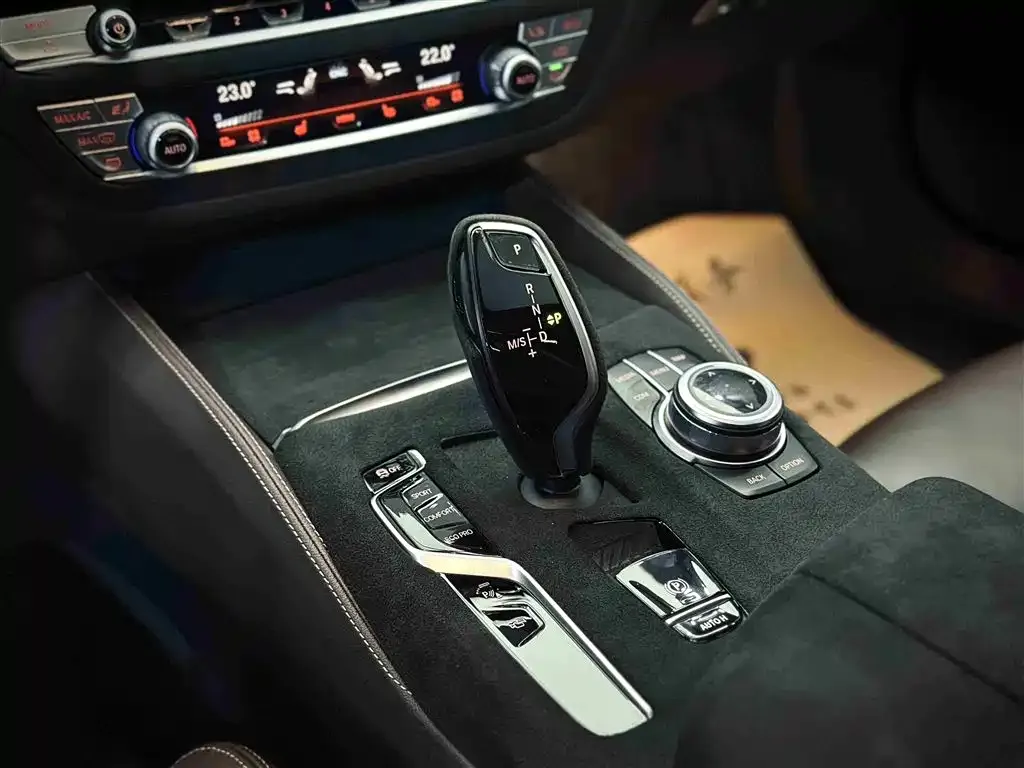 BMW 5 Series (Import) 2022 из CN, фото 10