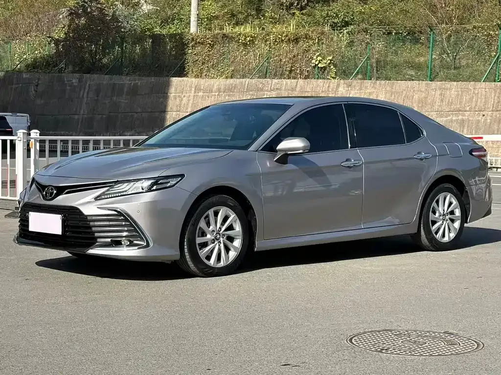 Toyota Camry 2022 из CN, фото 1