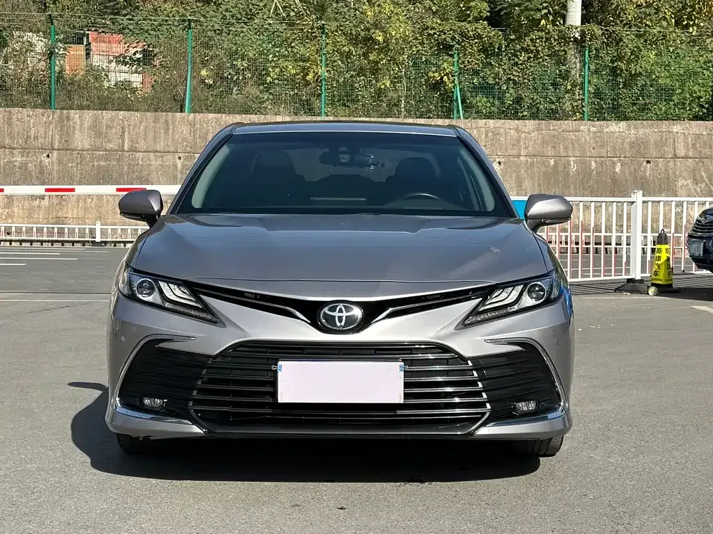 Toyota Camry 2022 из CN, фото 2