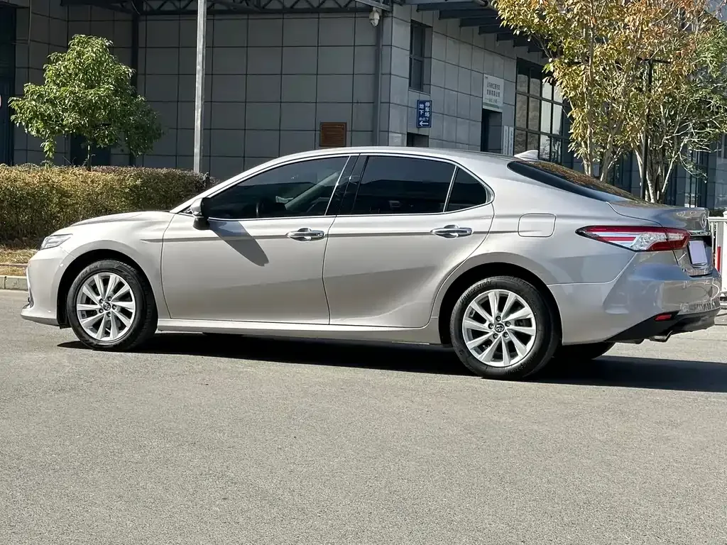 Toyota Camry 2022 из CN, фото 9