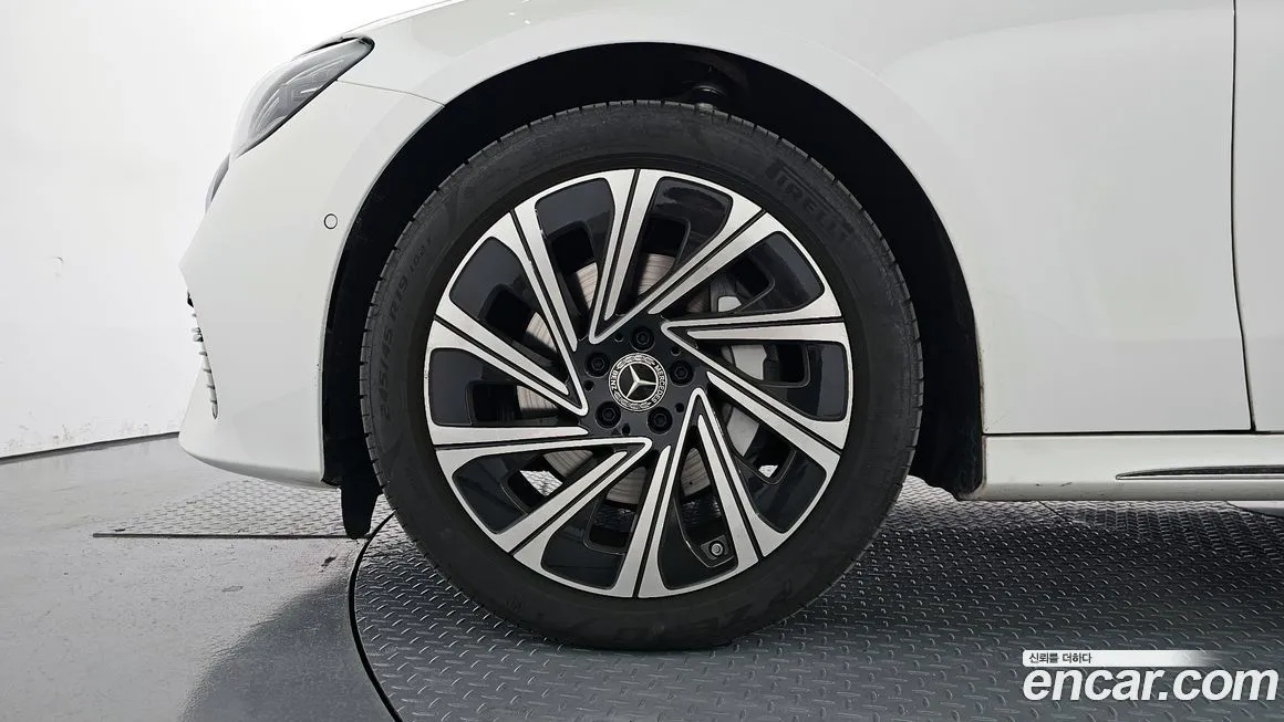 Mercedes-Benz E-Class 2025 из KR, фото 5