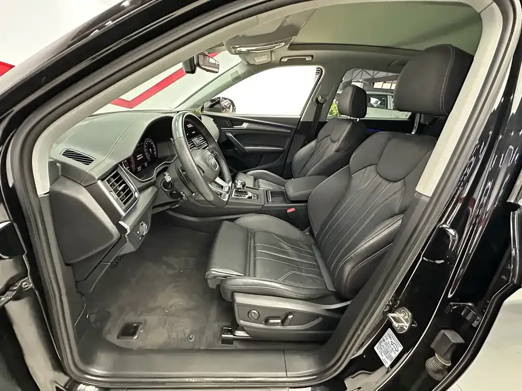 Audi Q5L 2021 из CN, фото 9