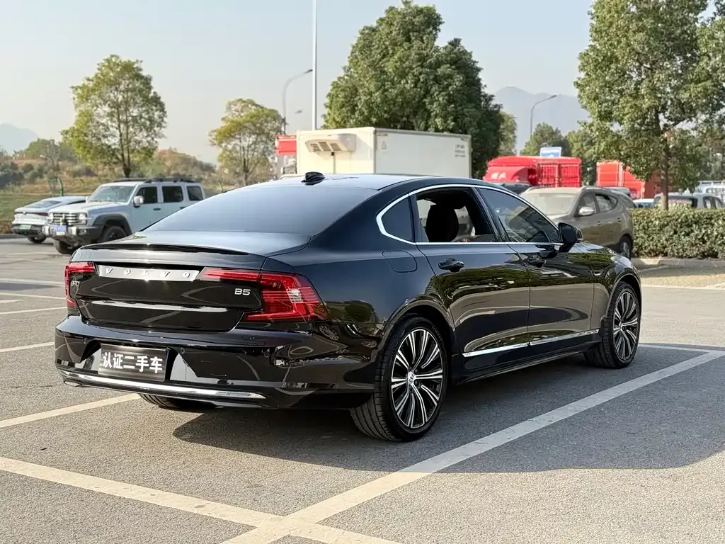 Volvo S90 2024 из CN, фото 4