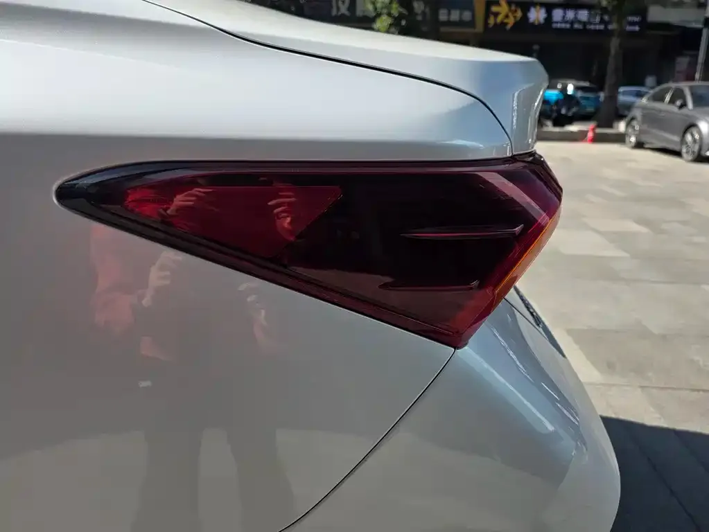 Toyota Avalon 2022 из CN, фото 10