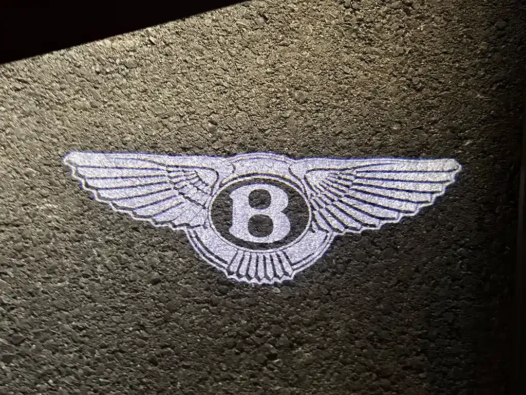 Bentley Bentayga 2021 из CN, фото 10