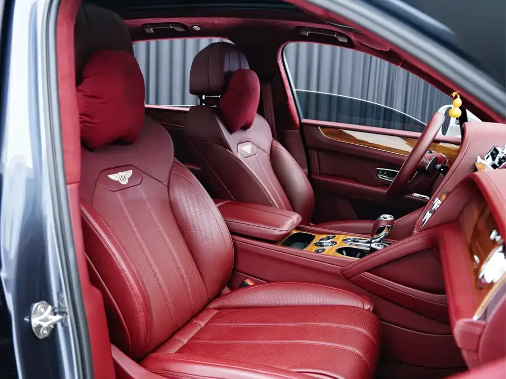 Bentley Bentayga 2021 из CN, фото 2