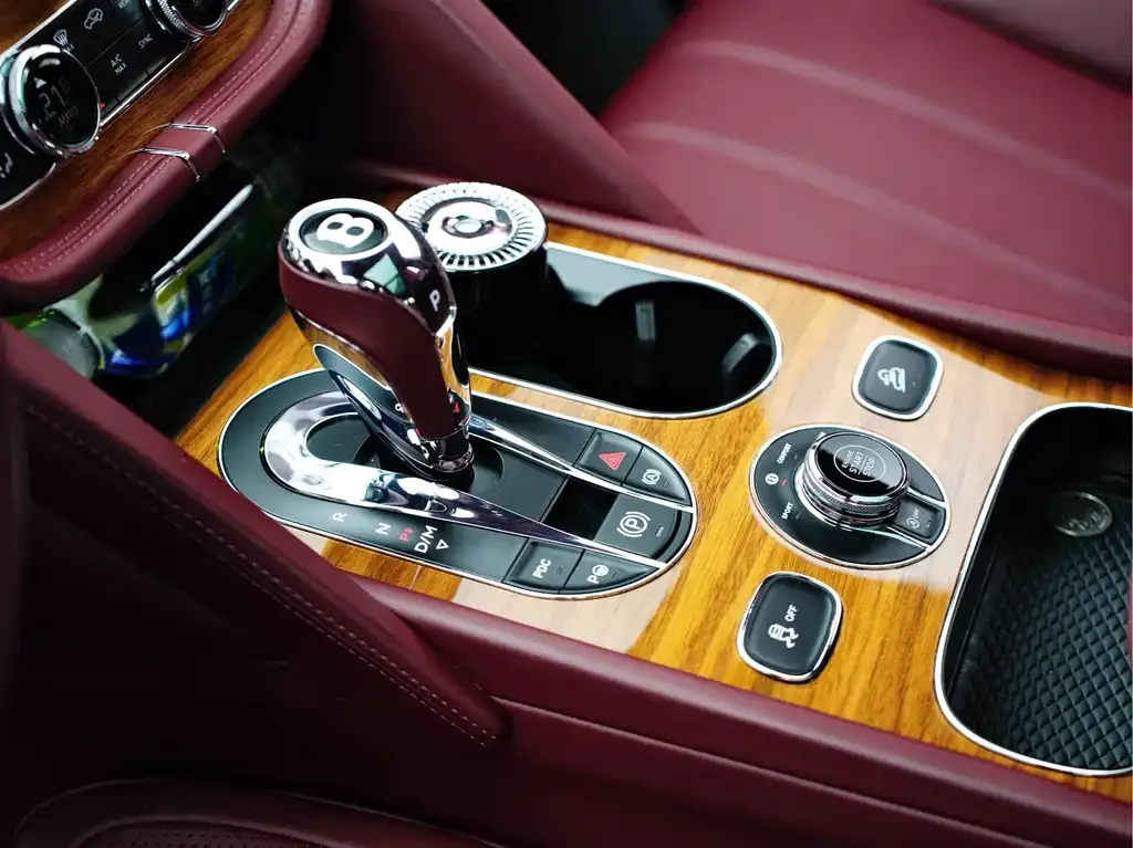 Bentley Bentayga 2021 из CN, фото 4