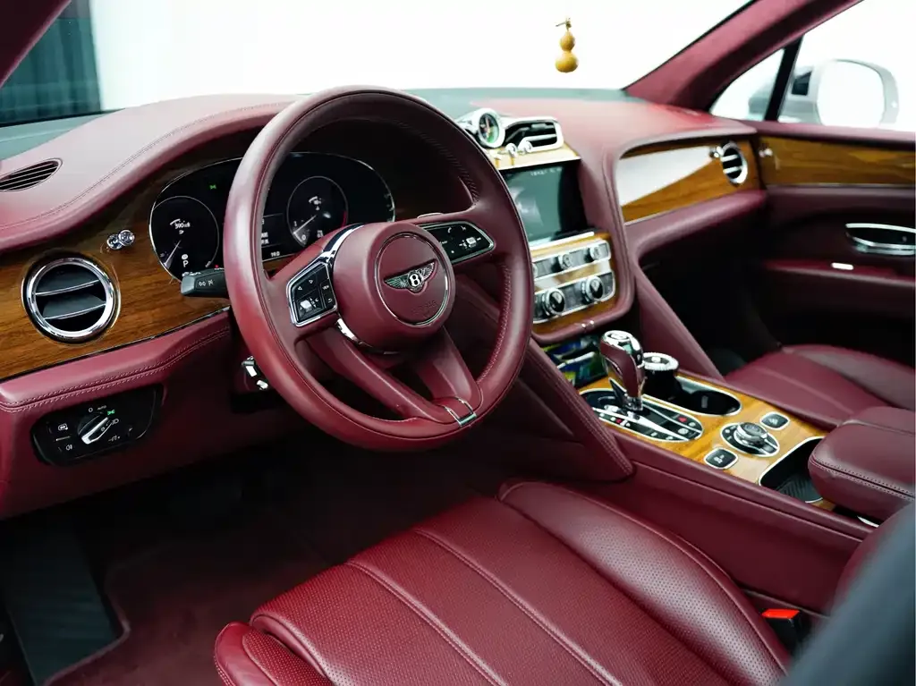Bentley Bentayga 2021 из CN, фото 7