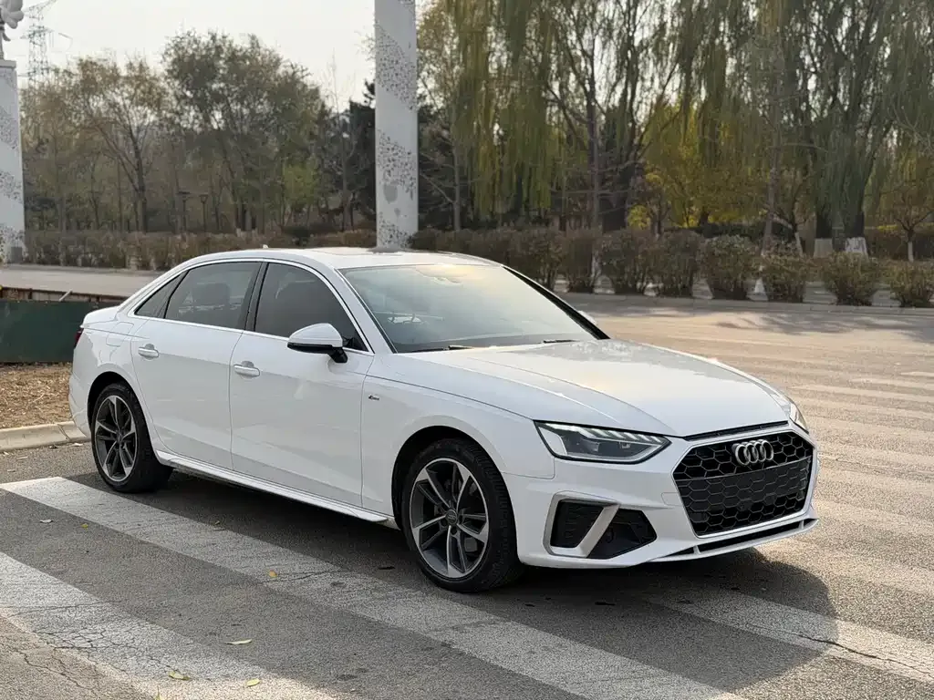 Audi A4L 2021 из CN, фото 1