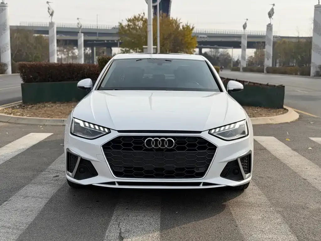 Audi A4L 2021 из CN, фото 2