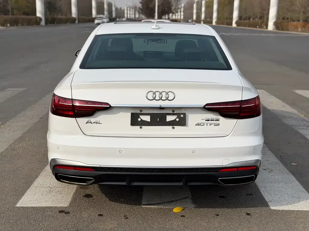 Audi A4L 2021 из CN, фото 8