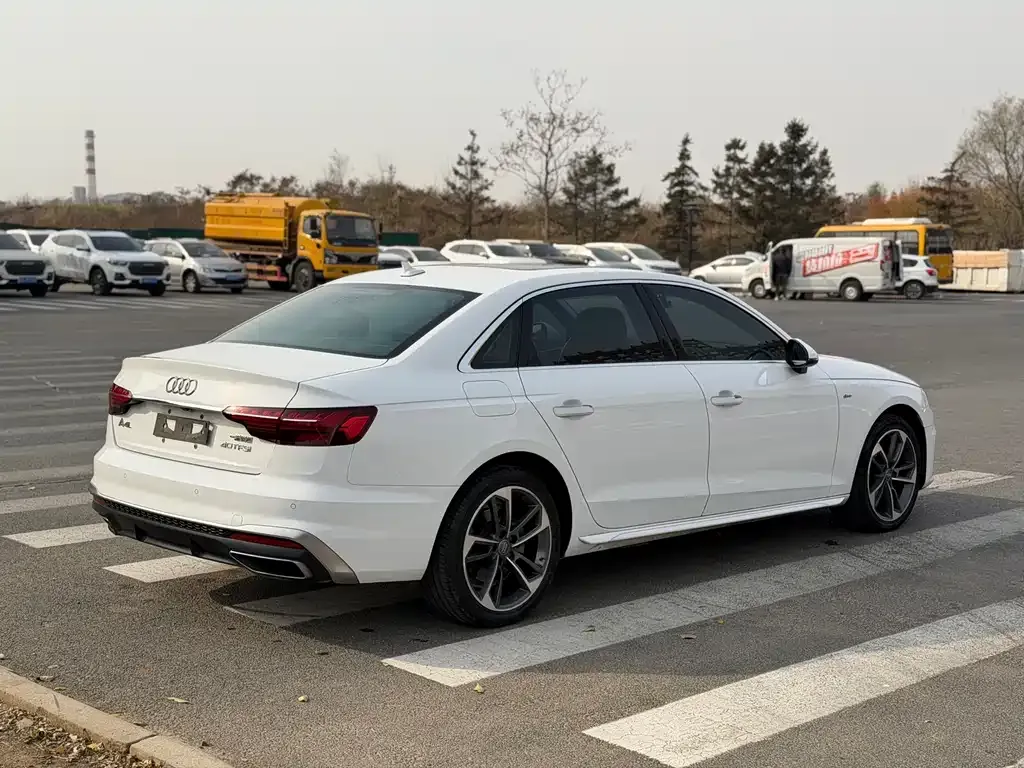 Audi A4L 2021 из CN, фото 9