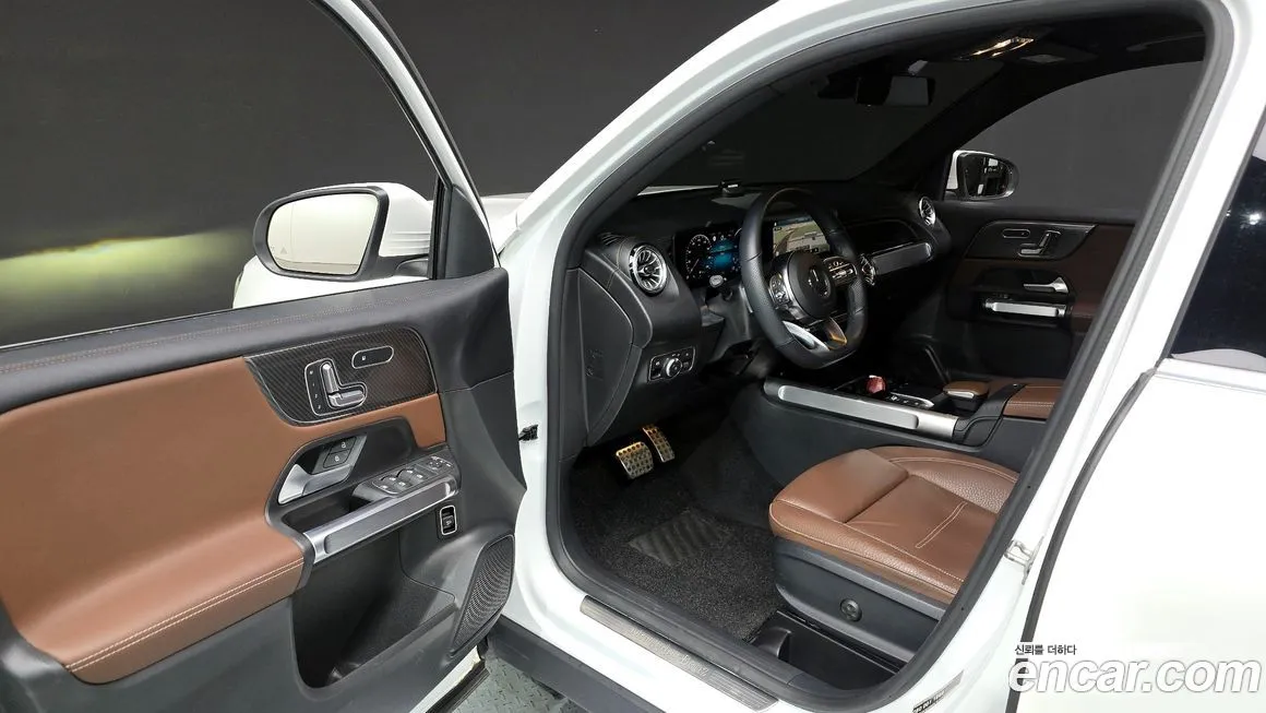 Mercedes-Benz GLB-Class — фото 10