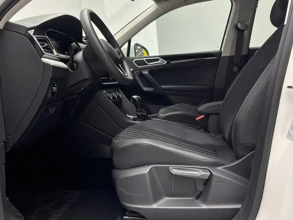 Volkswagen Tiguan L 2022 из CN, фото 8