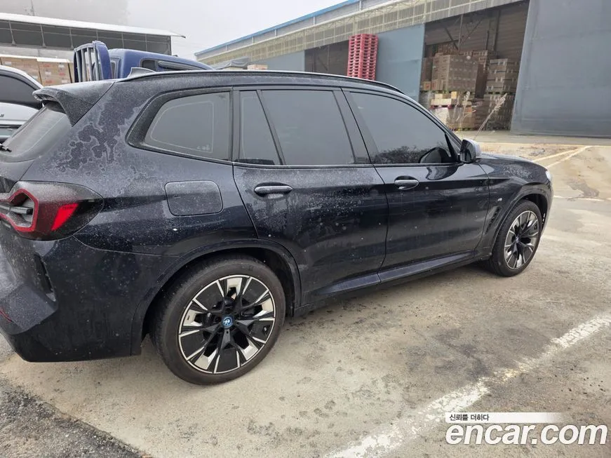 BMW iX3 — фото 4