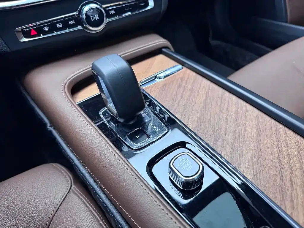 Volvo S90 2025 из CN, фото 10