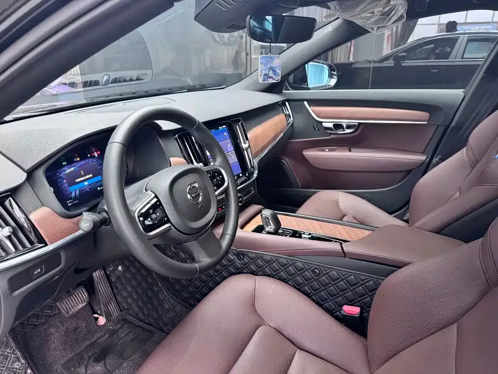 Volvo S90 2025 из CN, фото 5