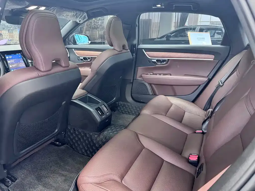 Volvo S90 2025 из CN, фото 7