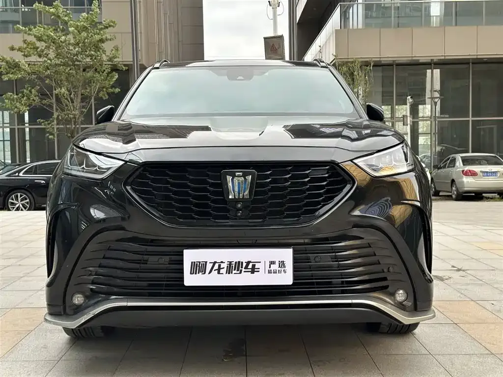 Toyota Crown Kluger 2023 из CN, фото 3