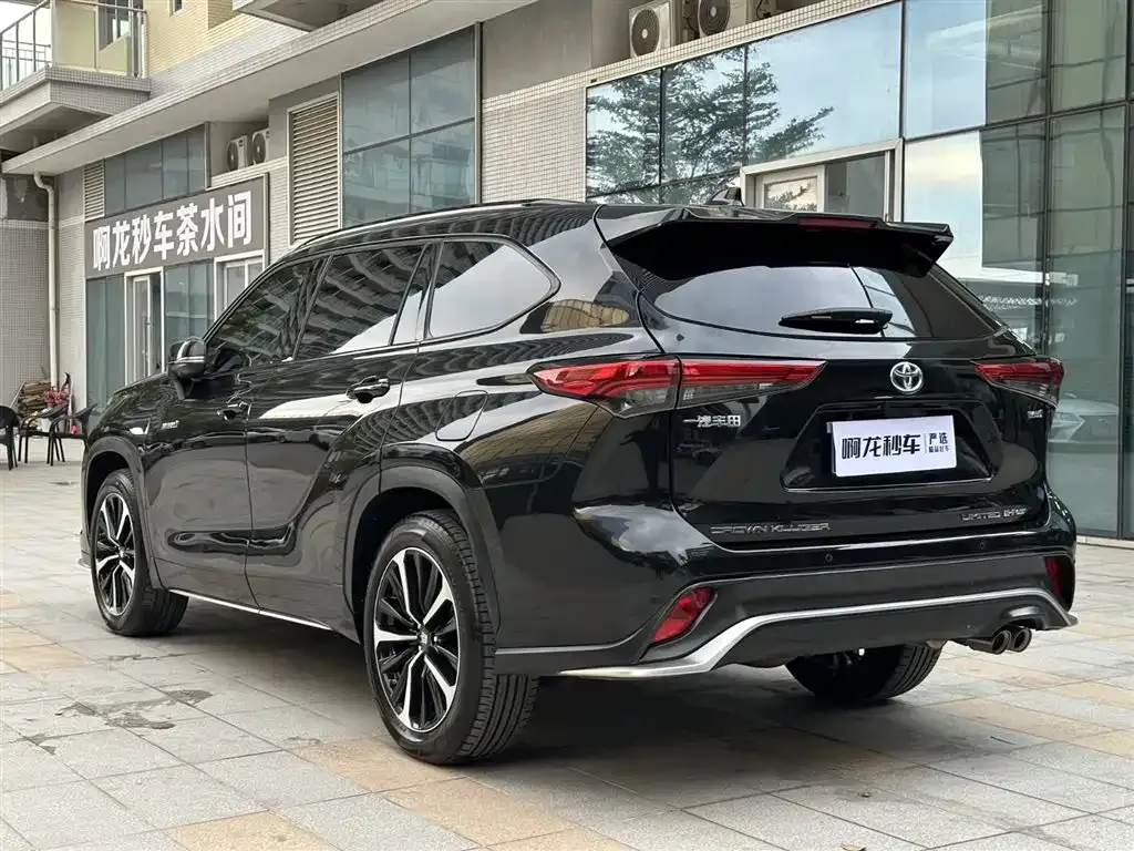 Toyota Crown Kluger 2023 из CN, фото 8