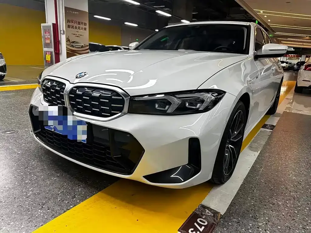 BMW 3 Series 2023 из CN, фото 1