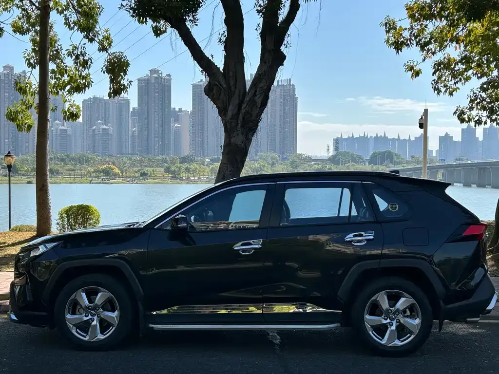 Toyota RAV4 2021 из CN, фото 8